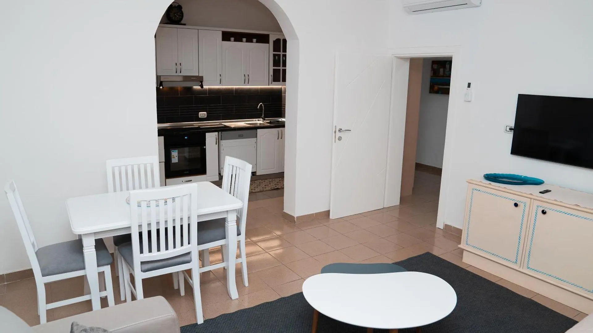 Vila Kristal Tirana Apartments Albania