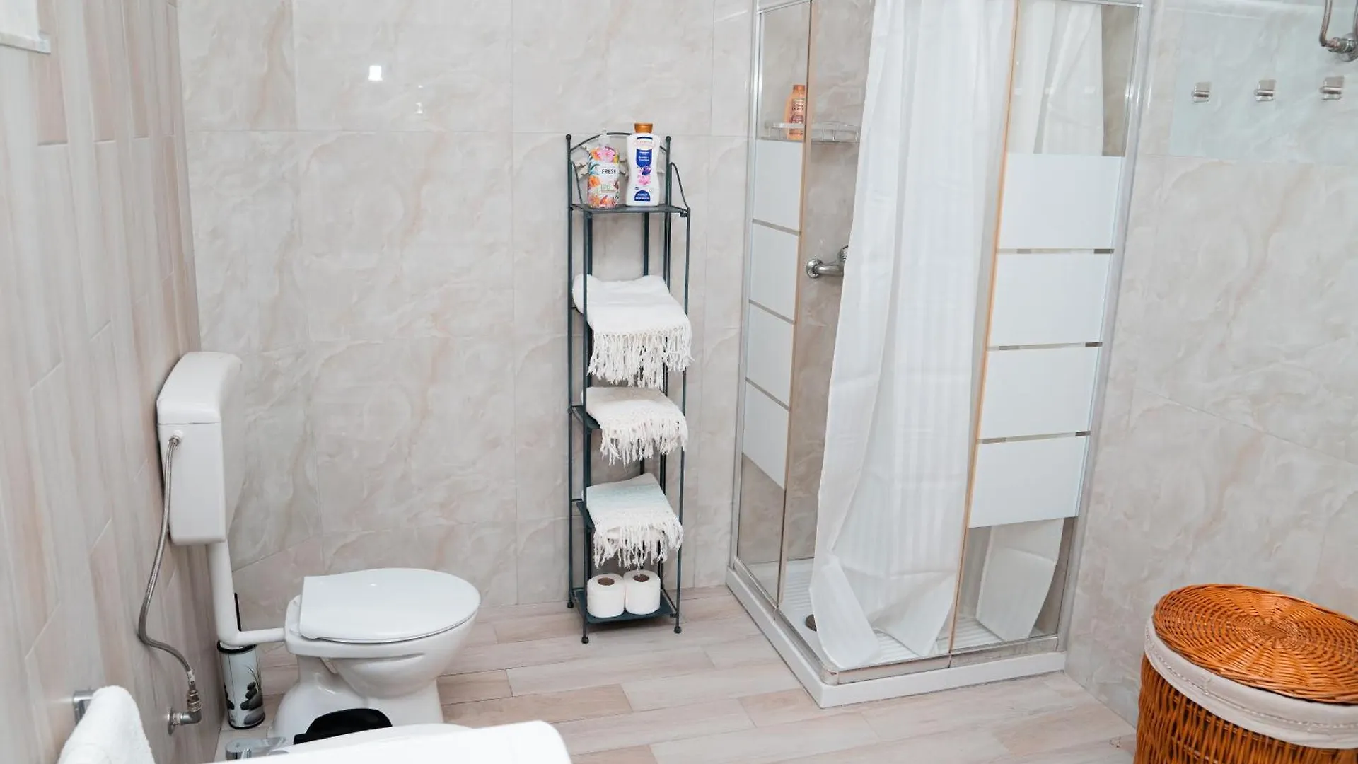 Vila Kristal Tirana Apartments