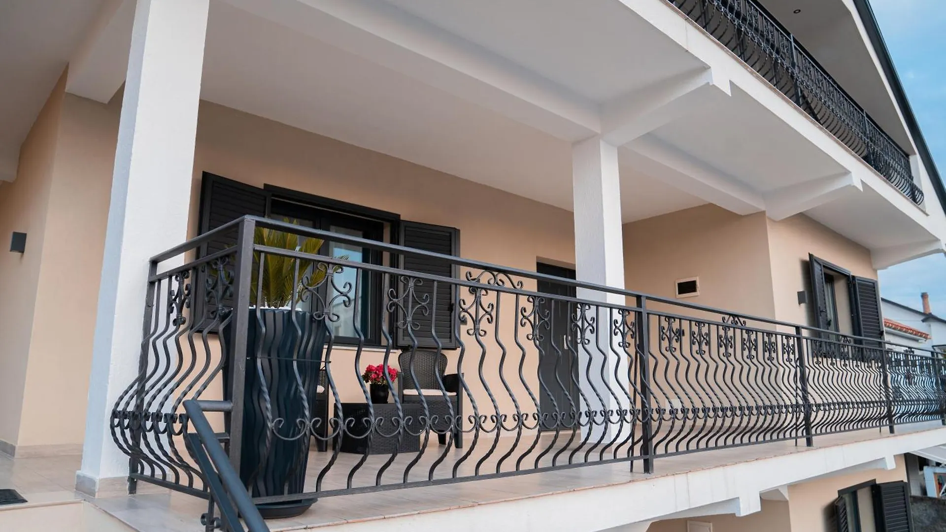 Vila Kristal Tirana Apartments